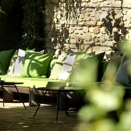 Montmorency & Hotel Carcassonne