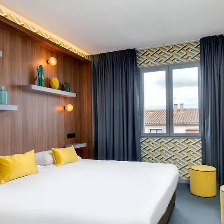 Montmorency & 3* Carcasona