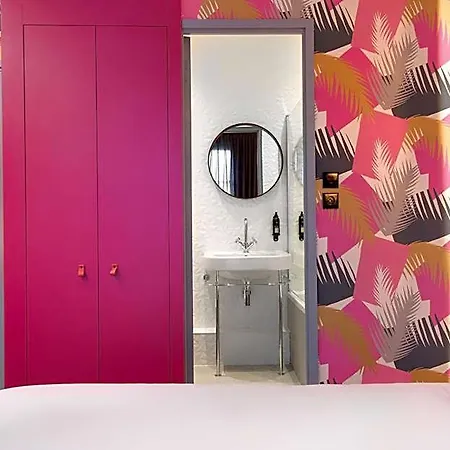 Montmorency & Hotell Carcassonne