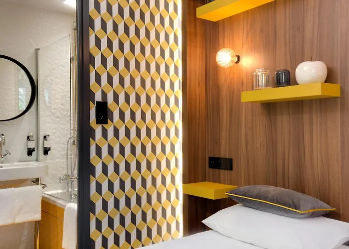 Hotel Montmorency & 3*