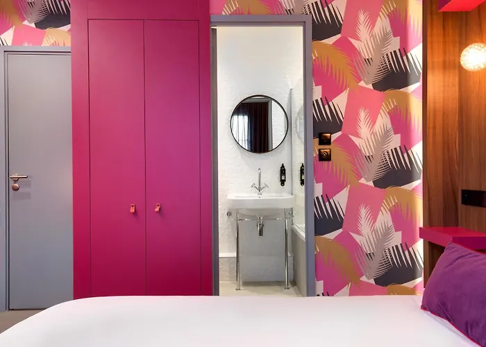 Montmorency & ホテル 3*