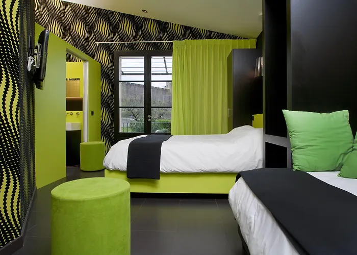 Montmorency & ホテル カルカソンヌ