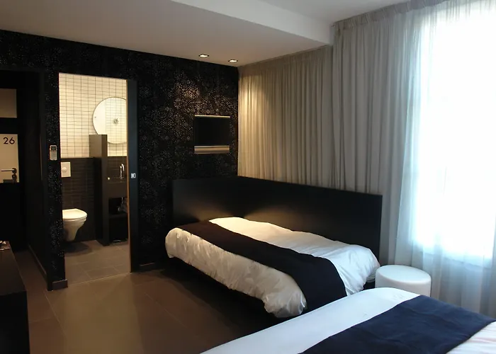 Montmorency & ホテル 3*