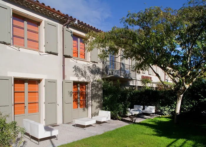 Montmorency & 3* カルカソンヌ