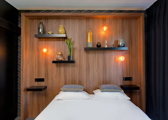 Montmorency & 3* カルカソンヌ